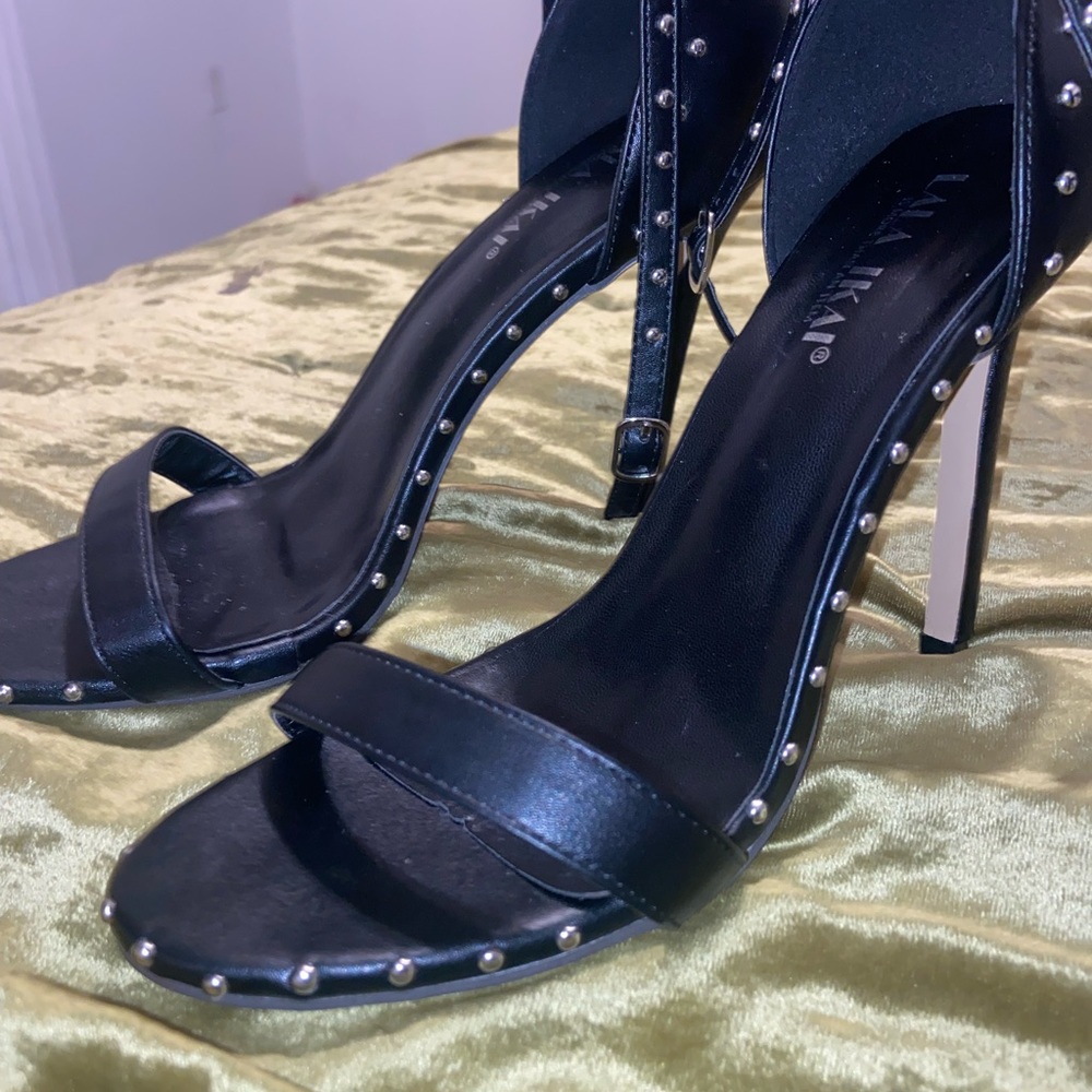 LALA IKAI STUDDED HEELS WITH STRAP ❤️